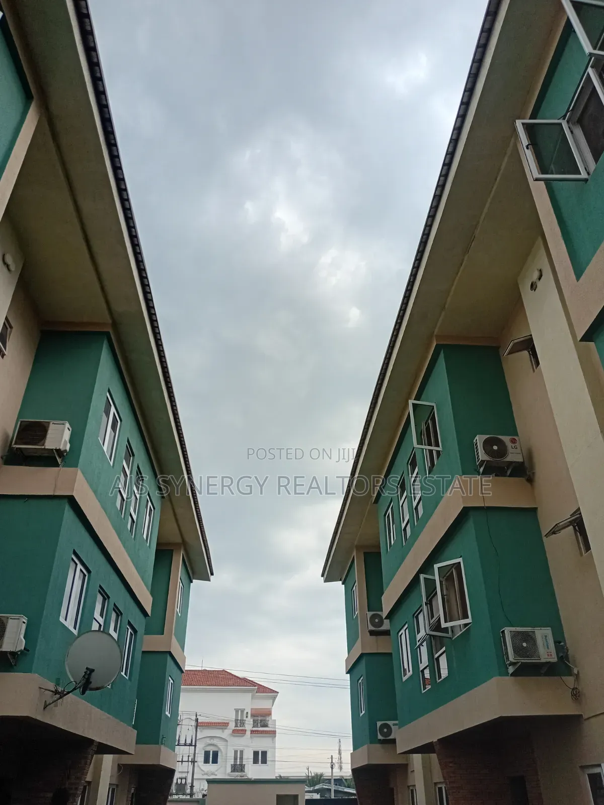 4bdrm Duplex in Lekki Phase 1 for sale in Lekki Phase 1