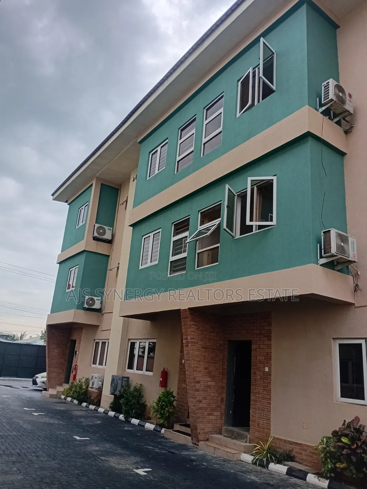 4bdrm Duplex in Lekki Phase 1 for sale in Lekki Phase 1