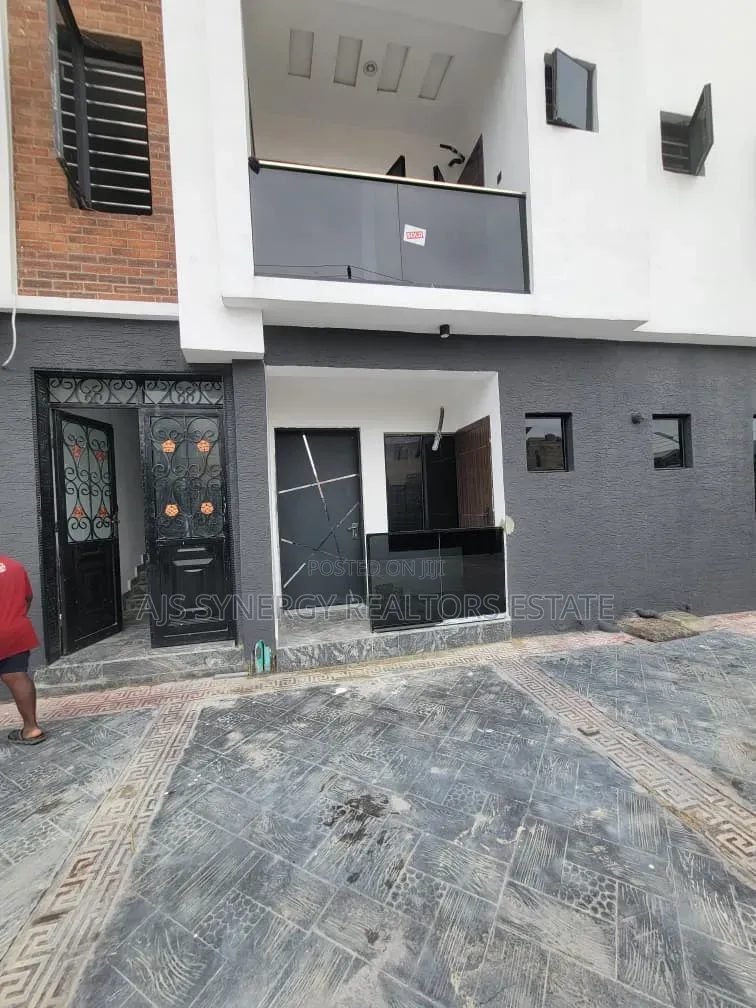 2bdrm Apartment in Igbo-efon for rent in Igbo-efon