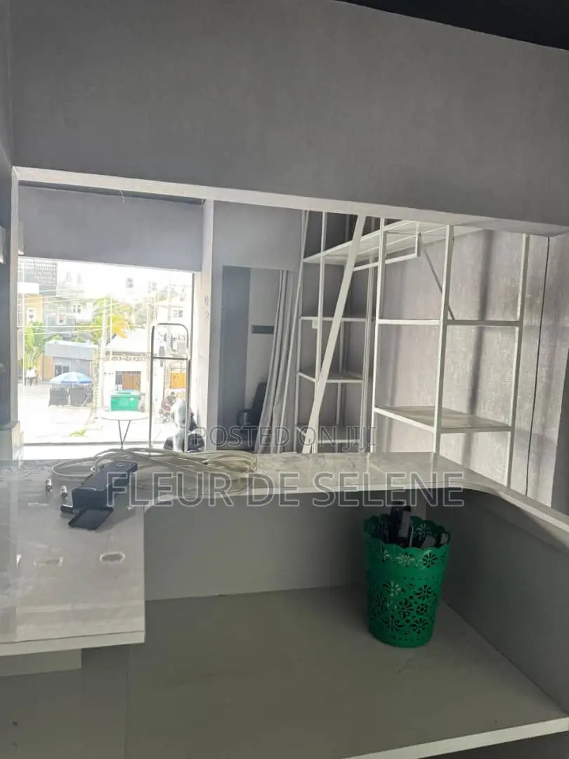 Office /Shop Space || 6/8 Million || Lekki Phase 1, Lagos in Lekki Phase 1