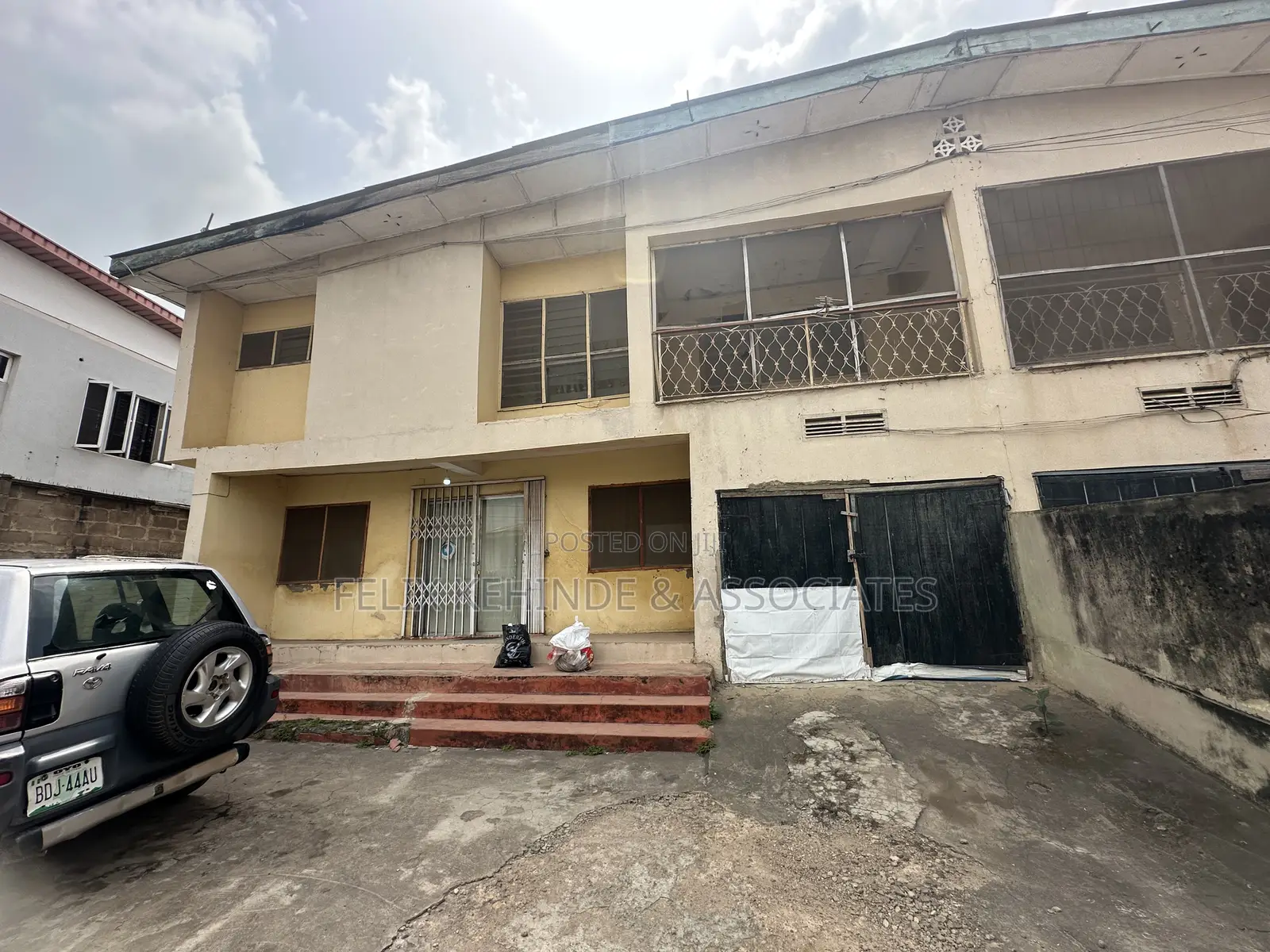 12bdrm Block of Flats in New Bodija for sale in Bodija