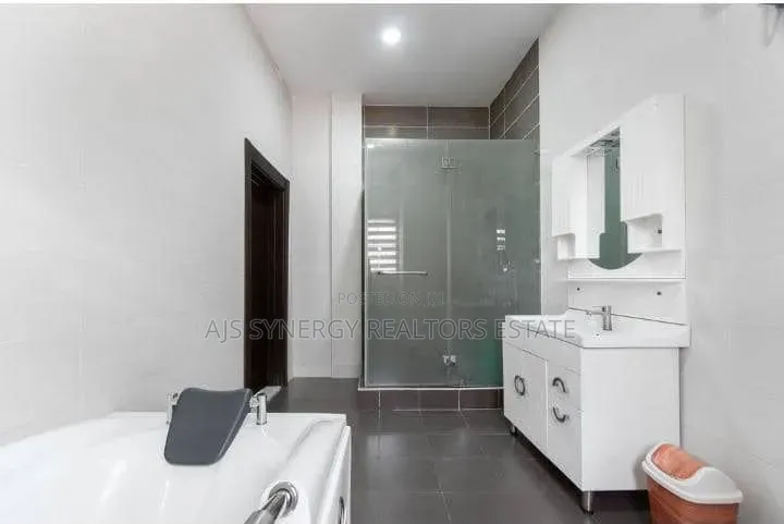 Furnished 3bdrm Apartment in Lekki Phase 1 for rent in Lekki Phase 1
