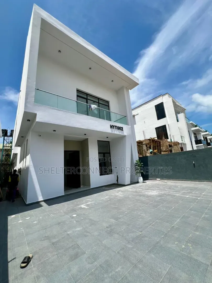 4bdrm Duplex in Chevron for sale in Chevron