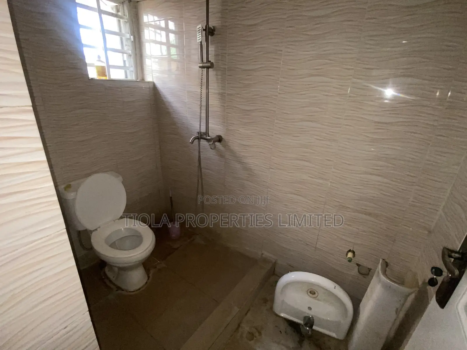 2bdrm Block of Flats in Crd Estate, Sabon Lugbe for sale in Sabon Lugbe
