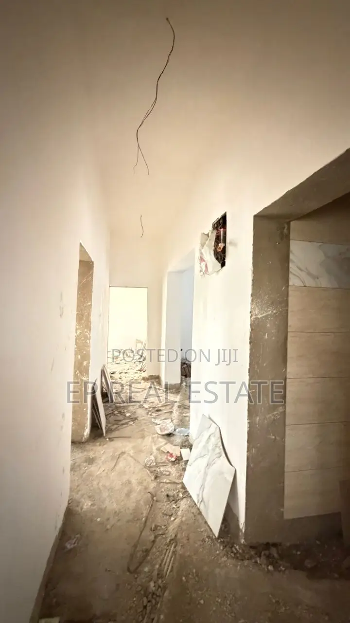 3bdrm Apartment in Kaura for sale in Kaura