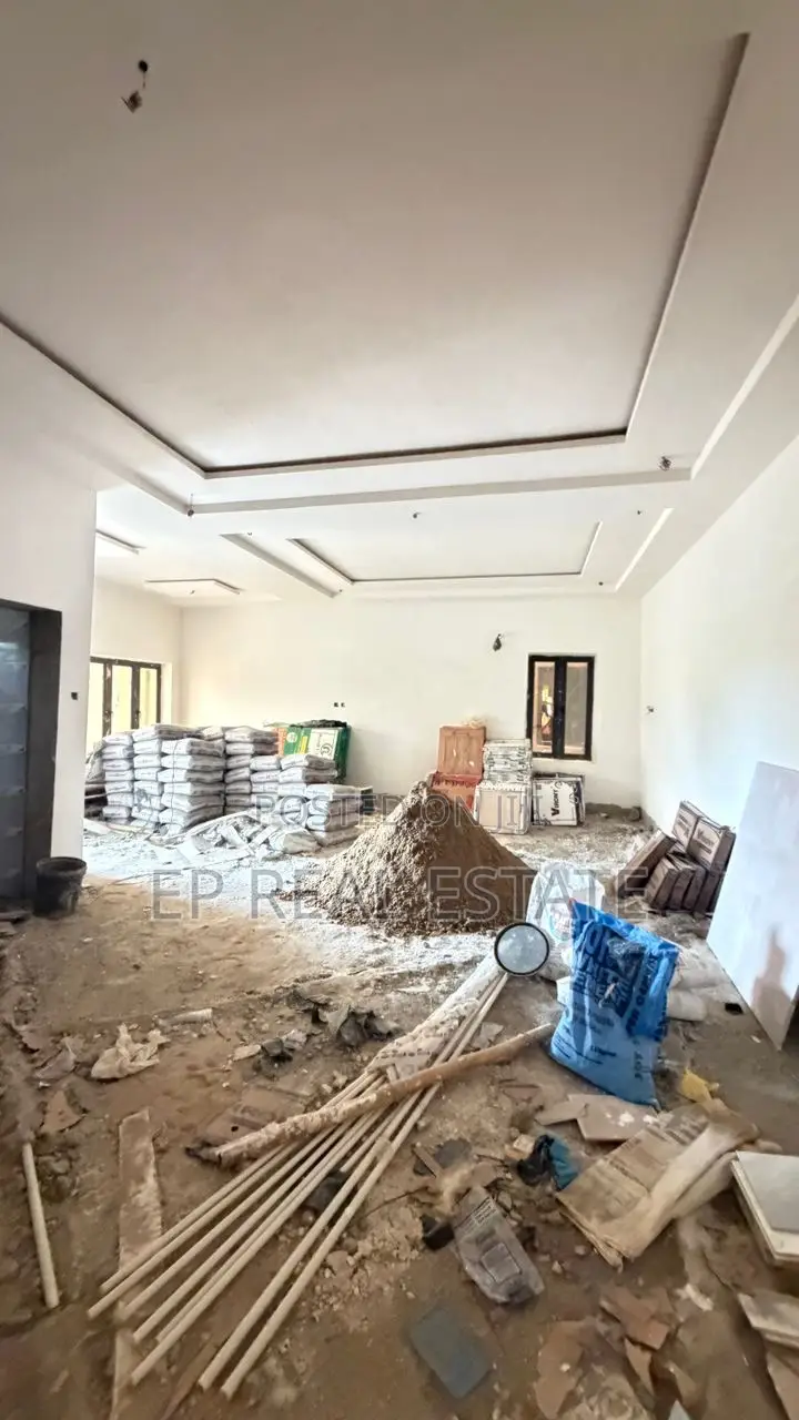 3bdrm Apartment in Kaura for sale in Kaura