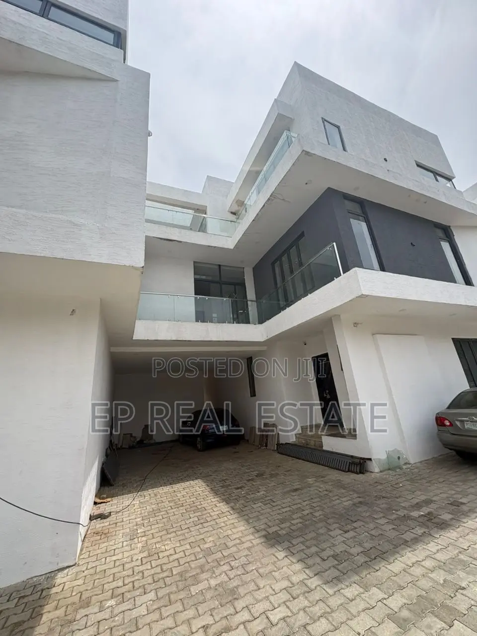 5bdrm Duplex in Maitama for sale in Maitama