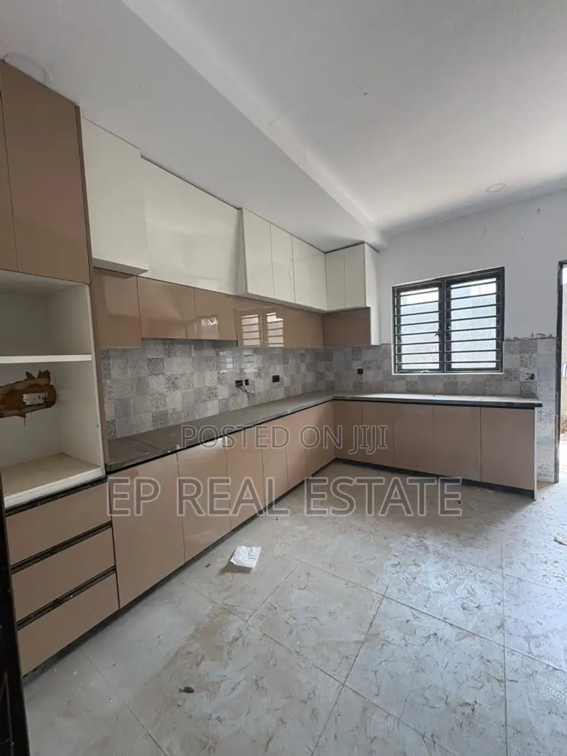 5bdrm Duplex in Maitama for sale in Maitama