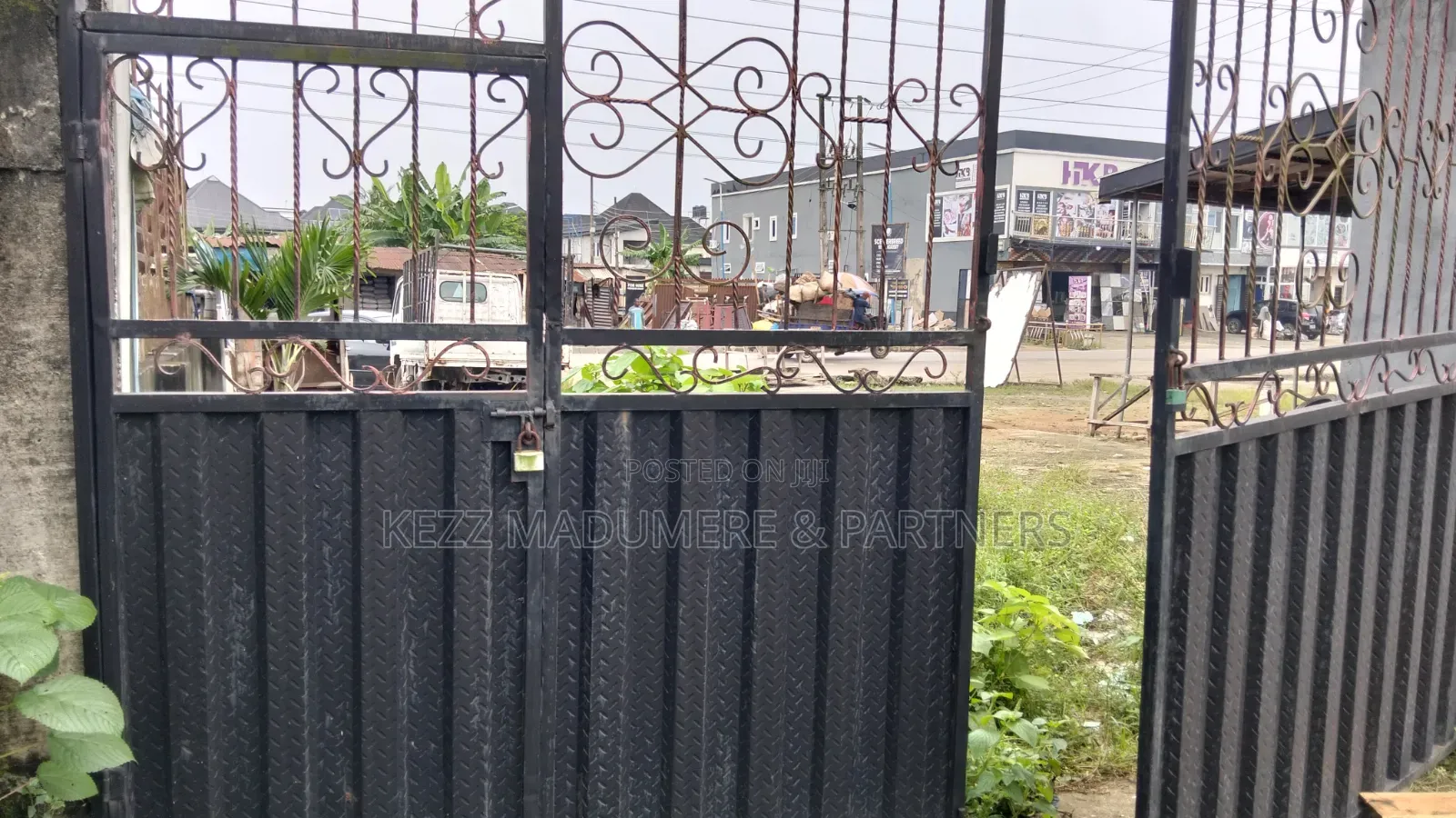 To Let / Lease: Fenced Plots on Sars Rd , Ph in Rukpokwu