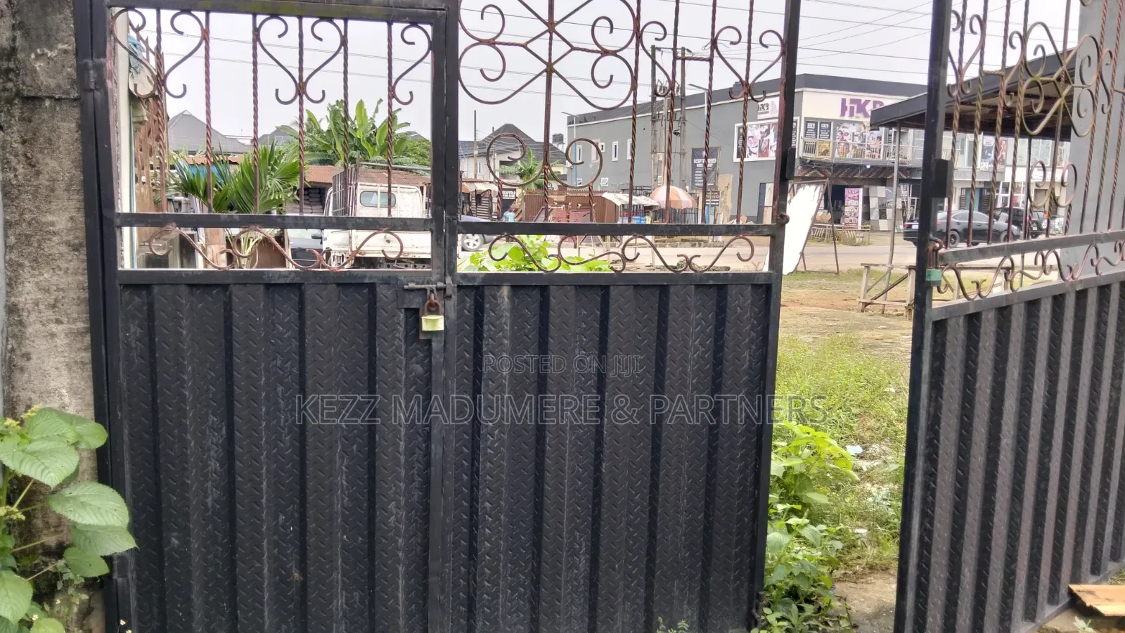 To Let / Lease: Fenced Plots on Sars Rd , Ph in Rukpokwu