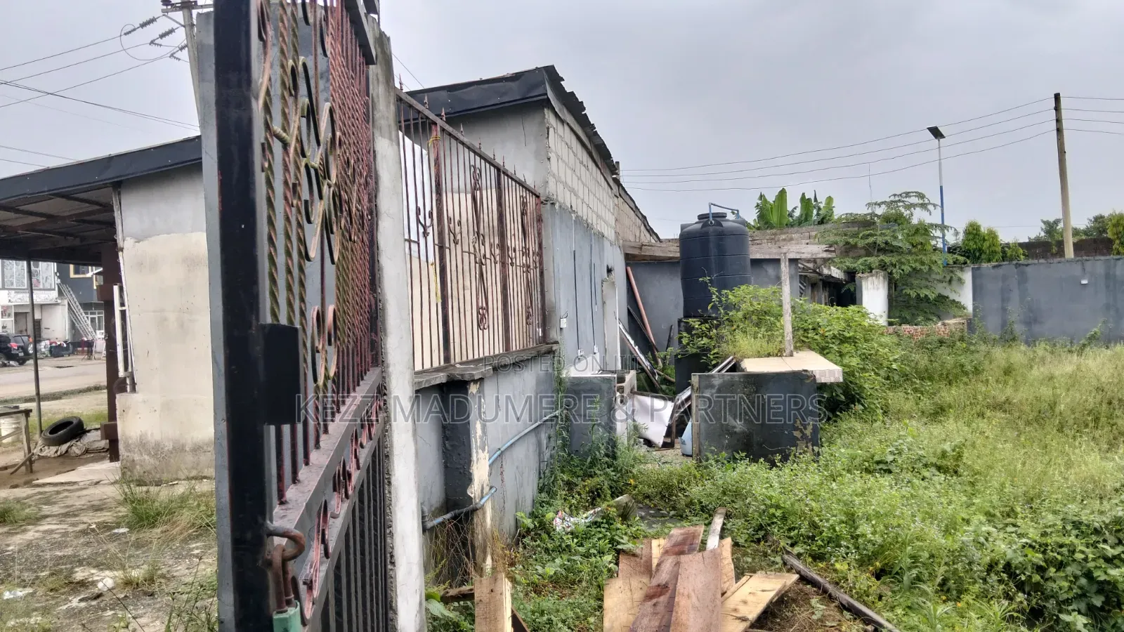 To Let / Lease: Fenced Plots on Sars Rd , Ph in Rukpokwu