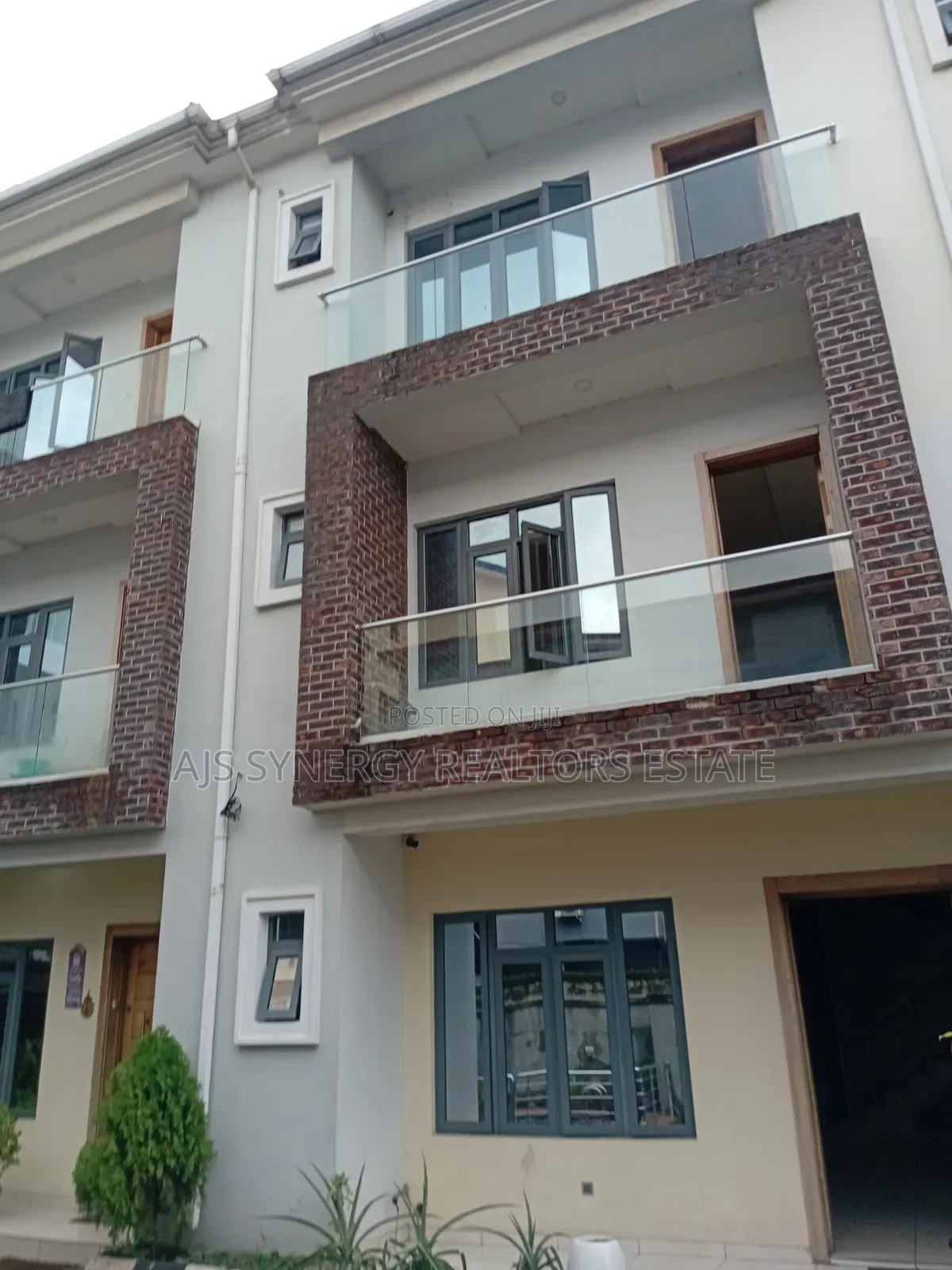 4bdrm Duplex in Lekki Phase 1 for rent in Lekki Phase 1