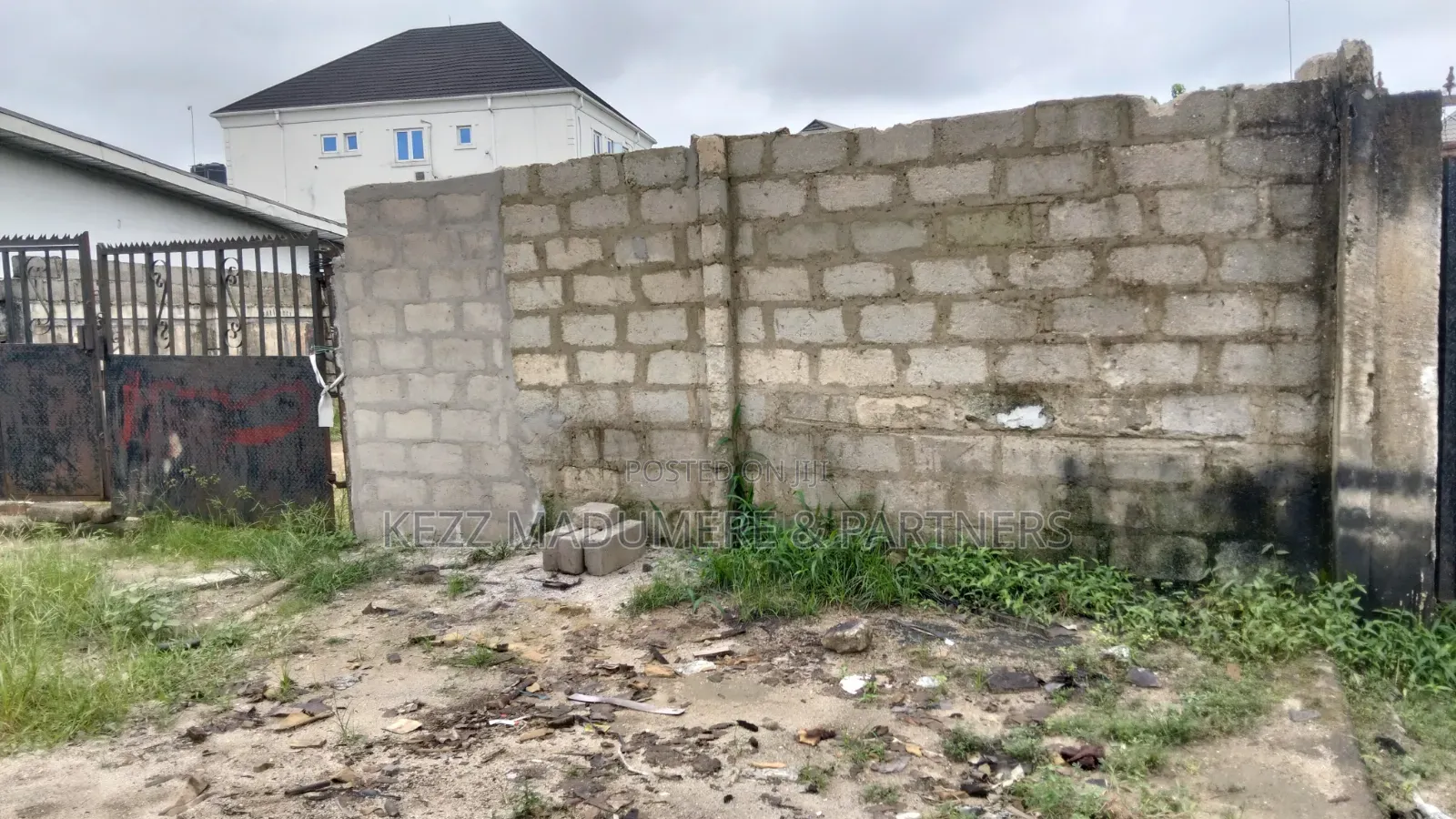To Let / Lease : Fenced 500 SQMTRS on Major Sars Road Port Harcourt in Rukpokwu