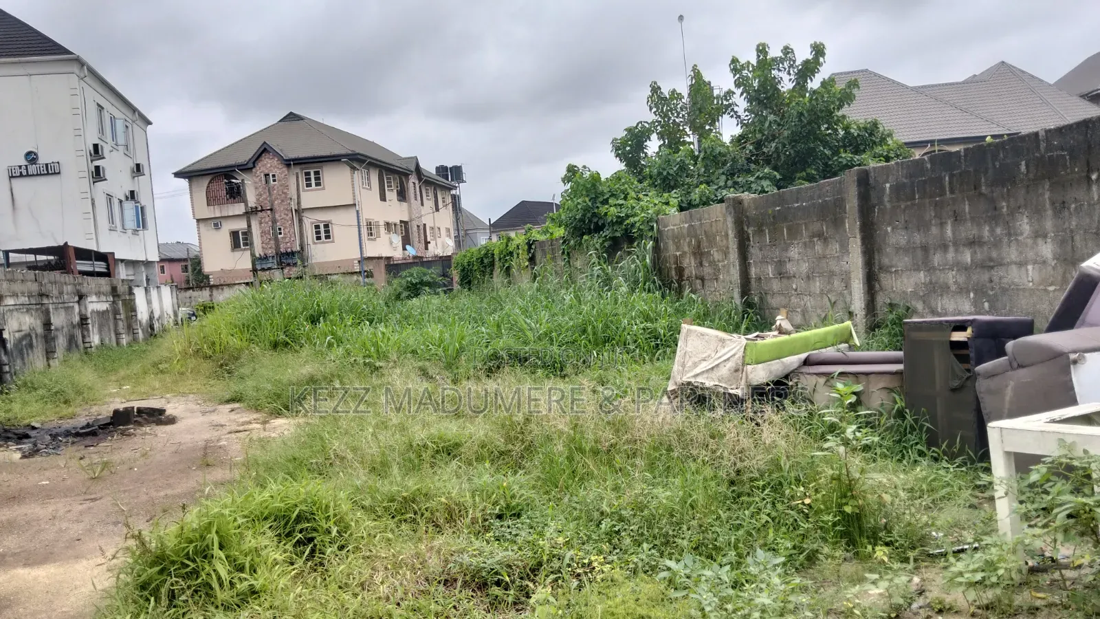 To Let / Lease : Fenced 500 SQMTRS on Major Sars Road Port Harcourt in Rukpokwu