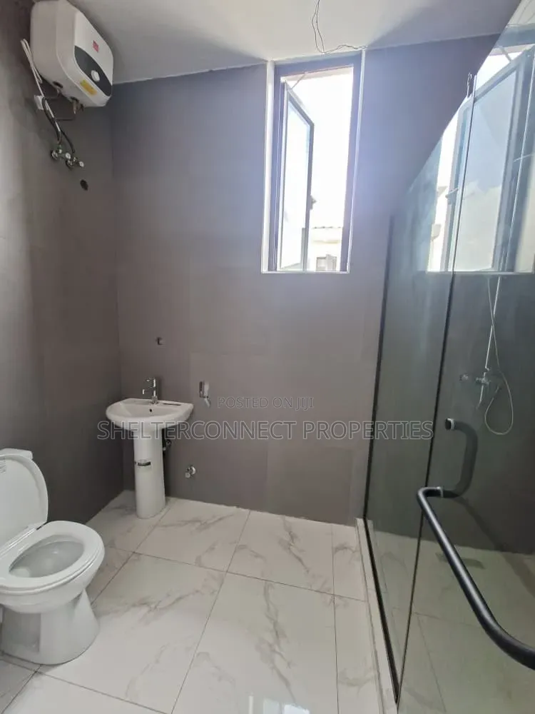 2bdrm Penthouse in Ikate for sale in Ikate