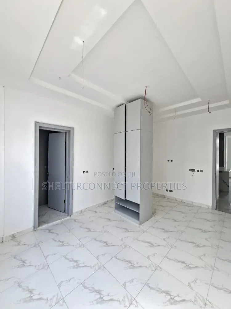 2bdrm Penthouse in Ikate for sale in Ikate