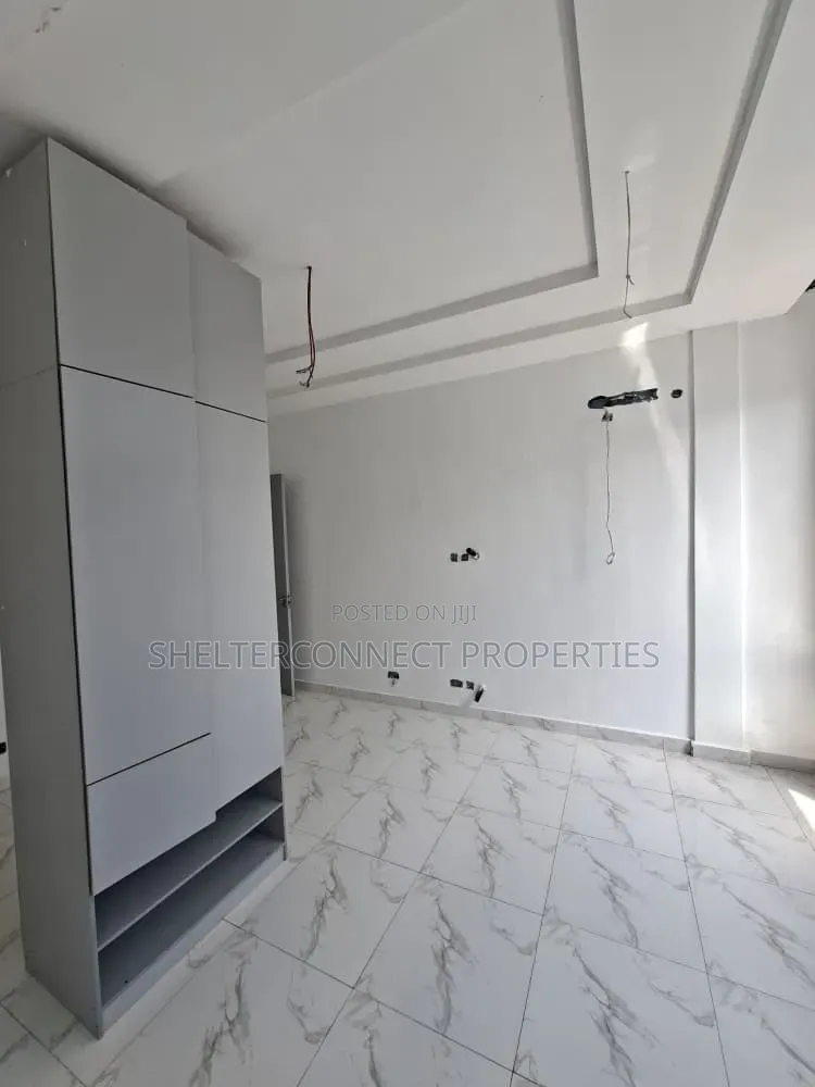 2bdrm Penthouse in Ikate for sale in Ikate