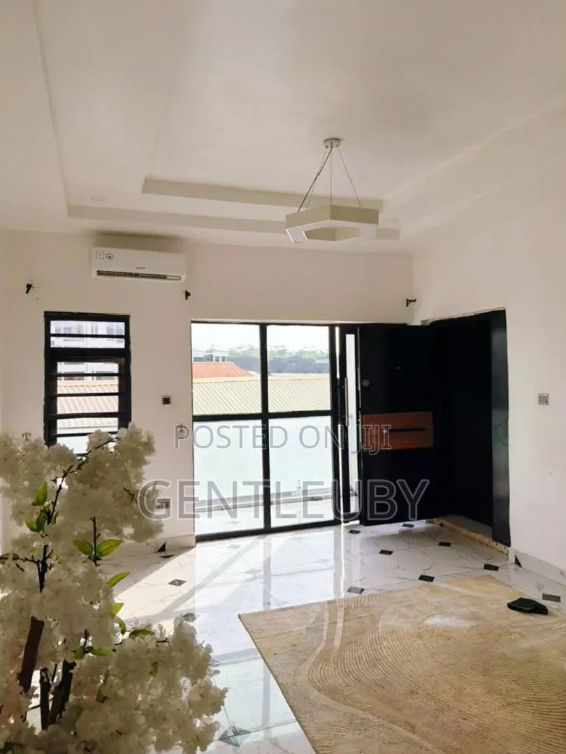 2bdrm Apartment in Conservation Rd, Lekki Phase 2 for rent in Lekki Phase 2