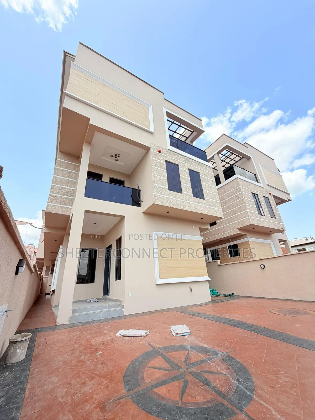 5bdrm Duplex in Omole Phase 1 for sale in Omole Phase 1