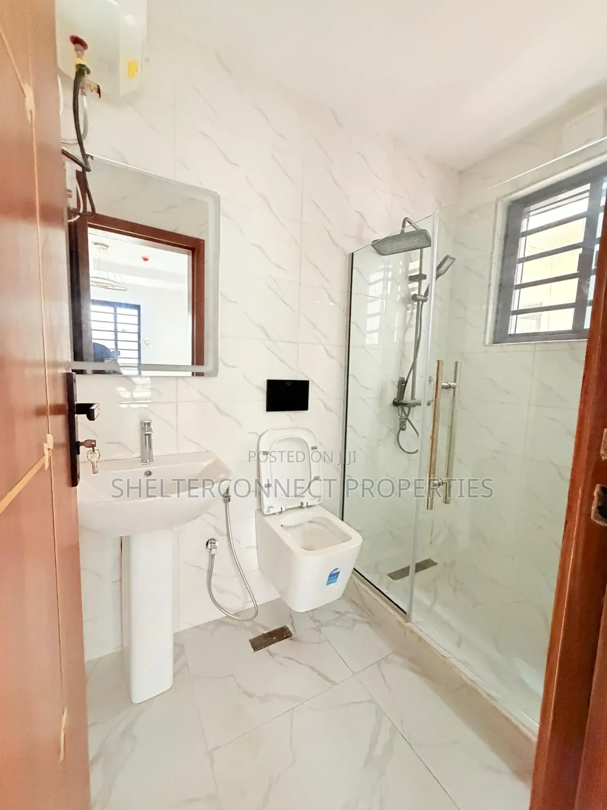 5bdrm Duplex in Omole Phase 1 for sale in Omole Phase 1