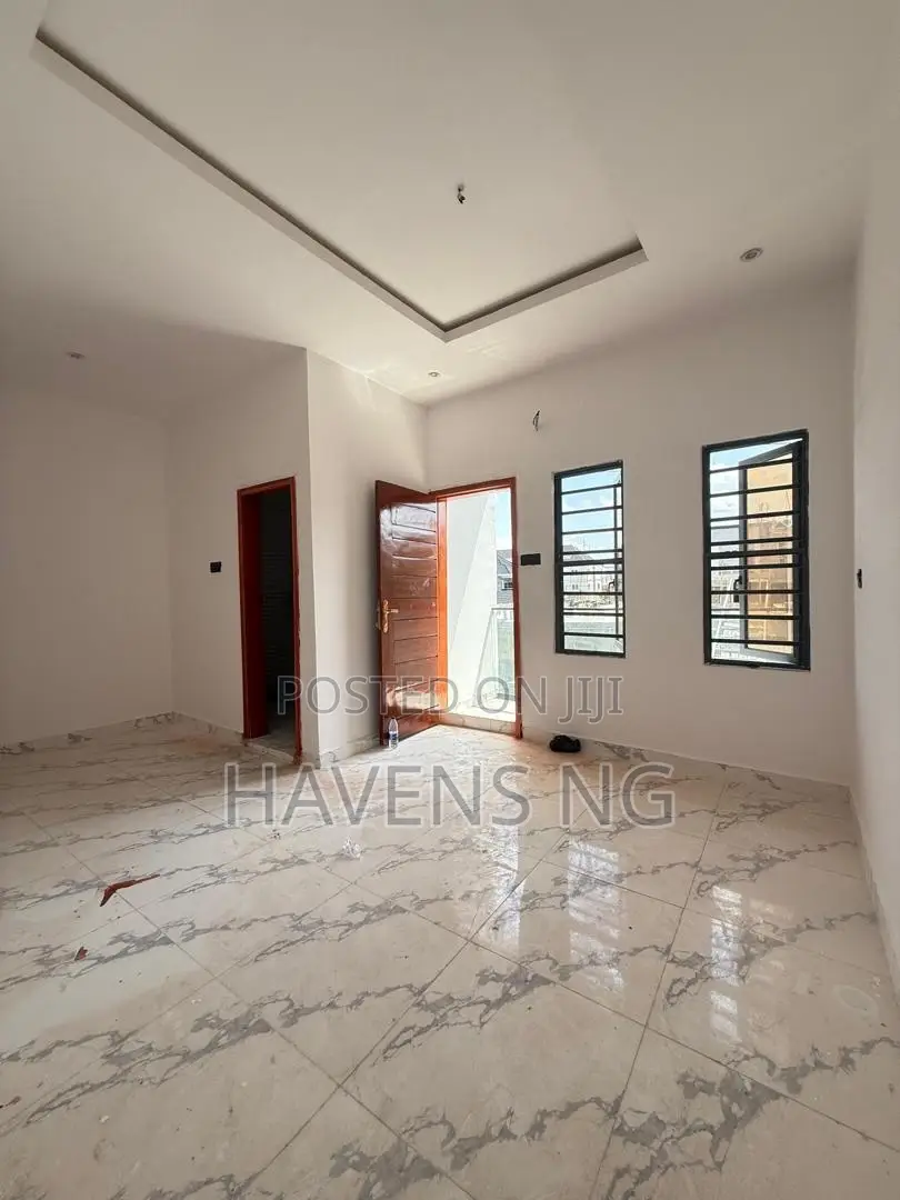 2bdrm Duplex in Lekki Phase 2 for sale in Lekki Phase 2