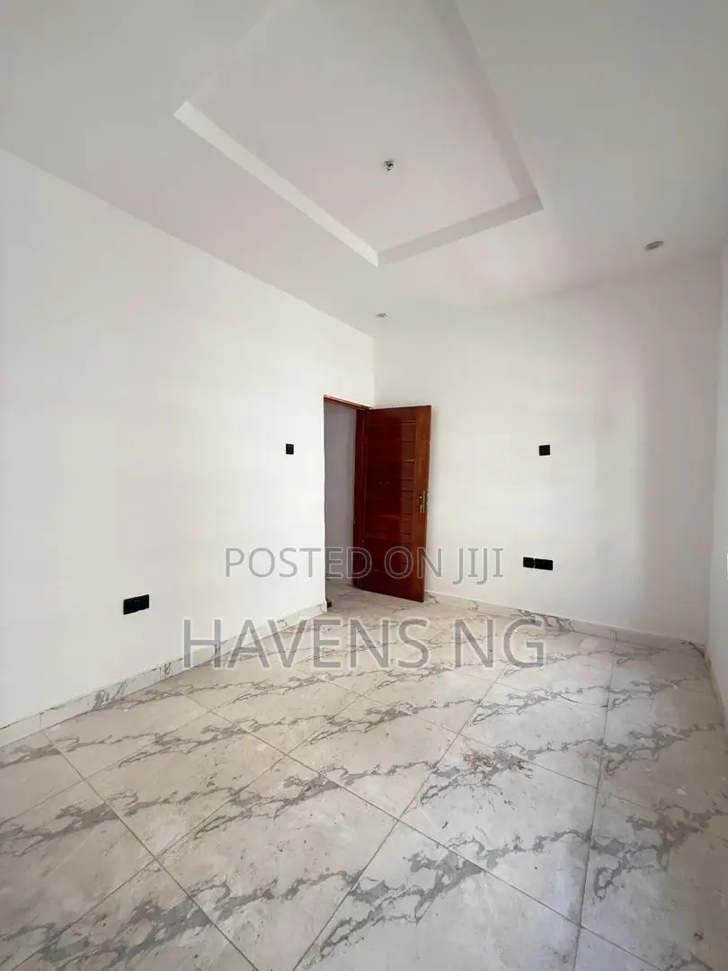 2bdrm Duplex in Lekki Phase 2 for sale in Lekki Phase 2