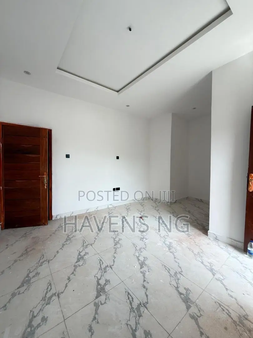 2bdrm Duplex in Lekki Phase 2 for sale in Lekki Phase 2