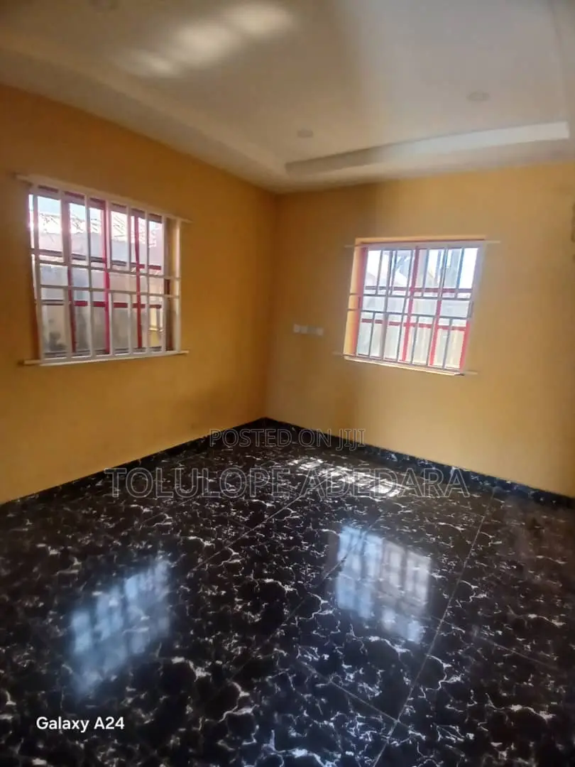 2bdrm Bungalow in Trademore Estate, Lugbe District for sale in Lugbe District