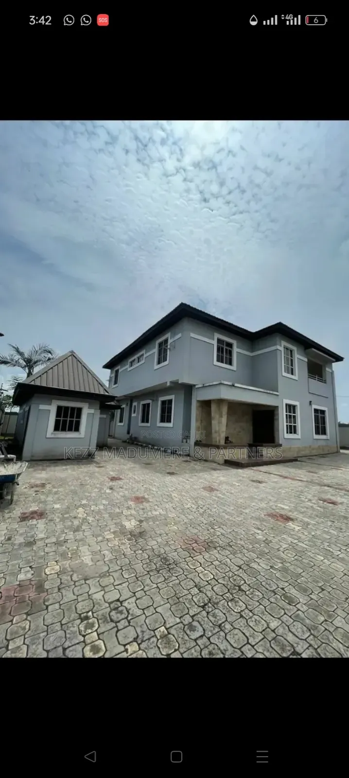 4bdrm Duplex in New Layout Apu Road for sale in New Layout