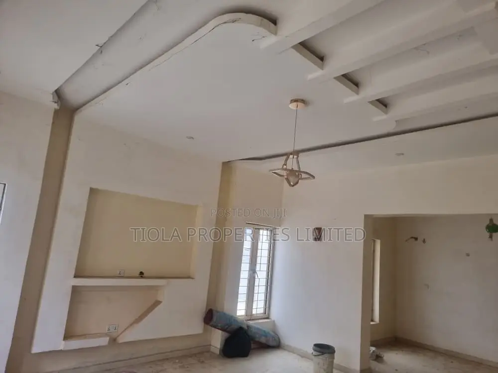 3bdrm Duplex in Glory Estate, Sabon Lugbe for rent in Sabon Lugbe