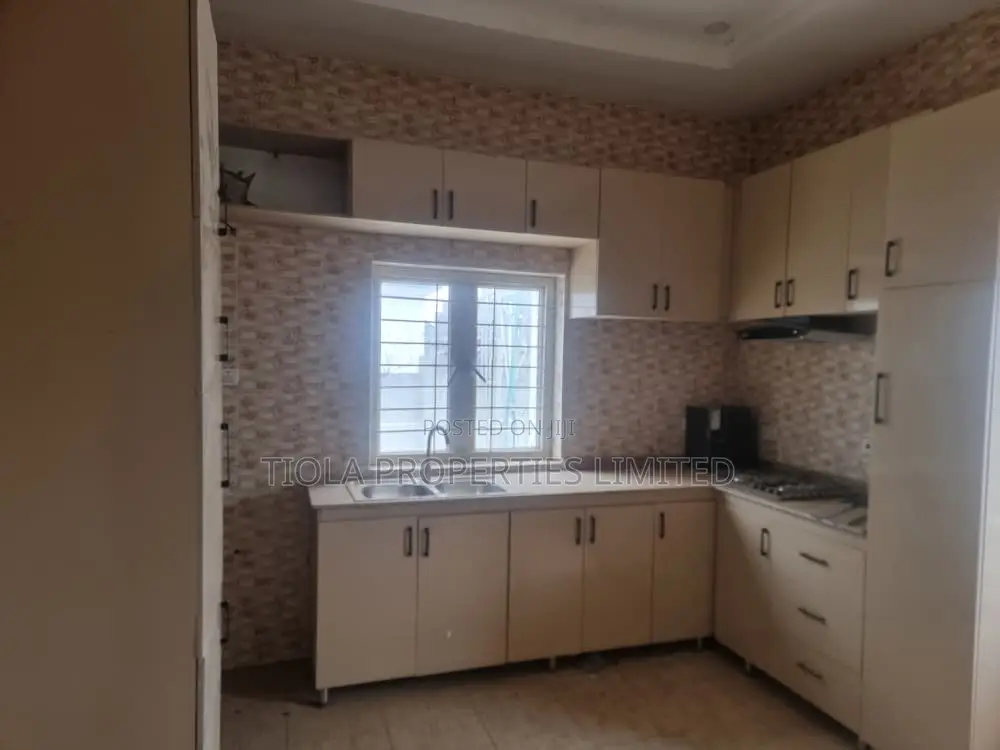 3bdrm Duplex in Glory Estate, Sabon Lugbe for rent in Sabon Lugbe