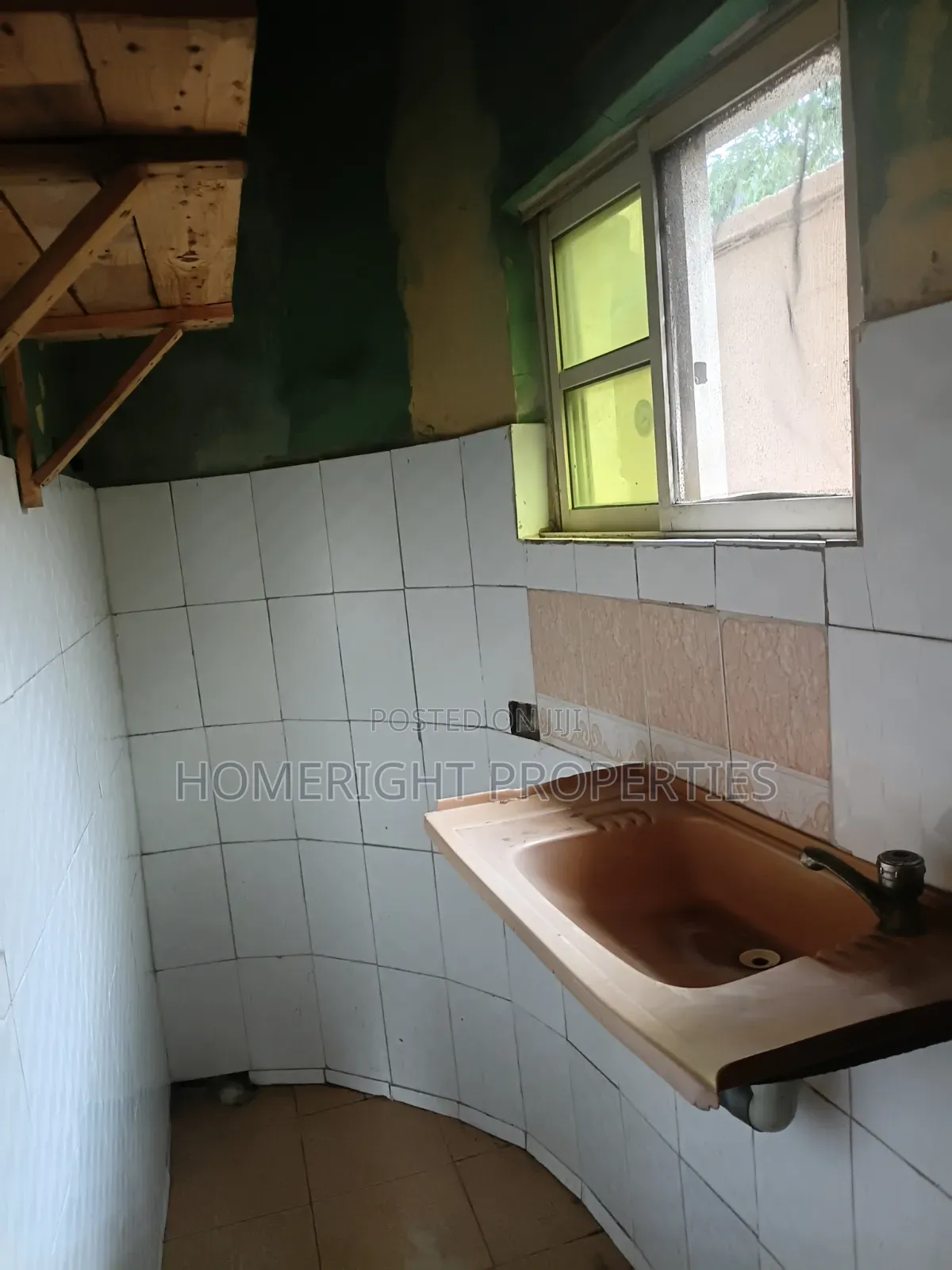 Studio Apartment in Akesan for rent in Akesan