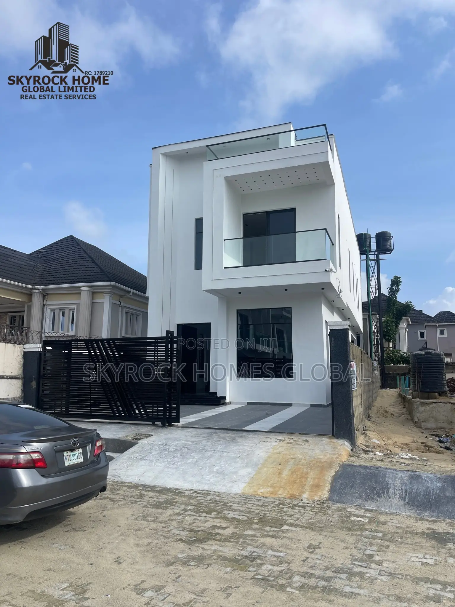 4bdrm Duplex in Thomas Estate for sale in Thomas Estate