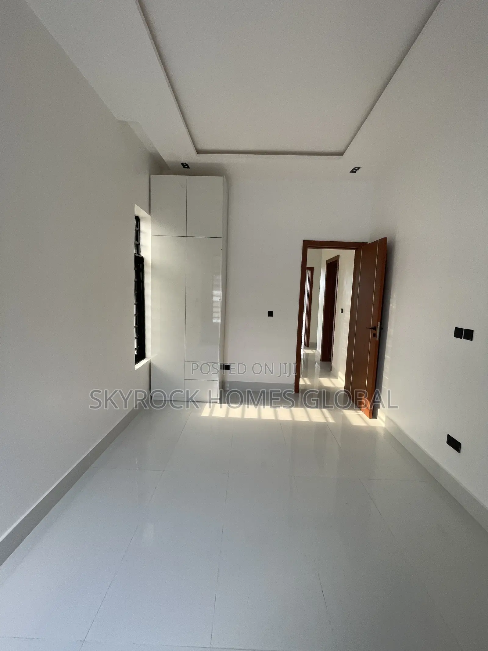 4bdrm Duplex in Thomas Estate for sale in Thomas Estate