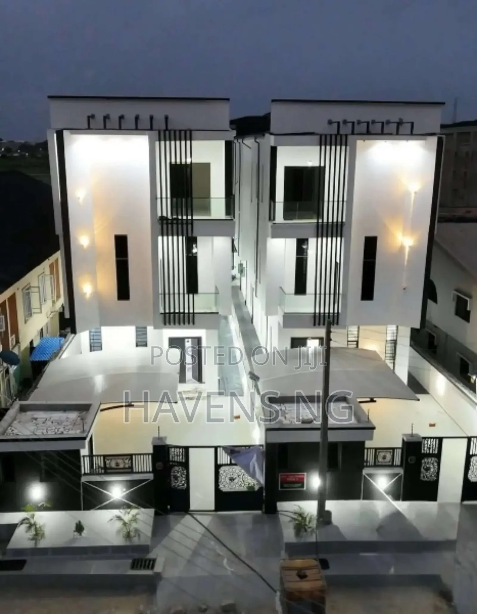 5bdrm Duplex in Ikota for sale in Ikota
