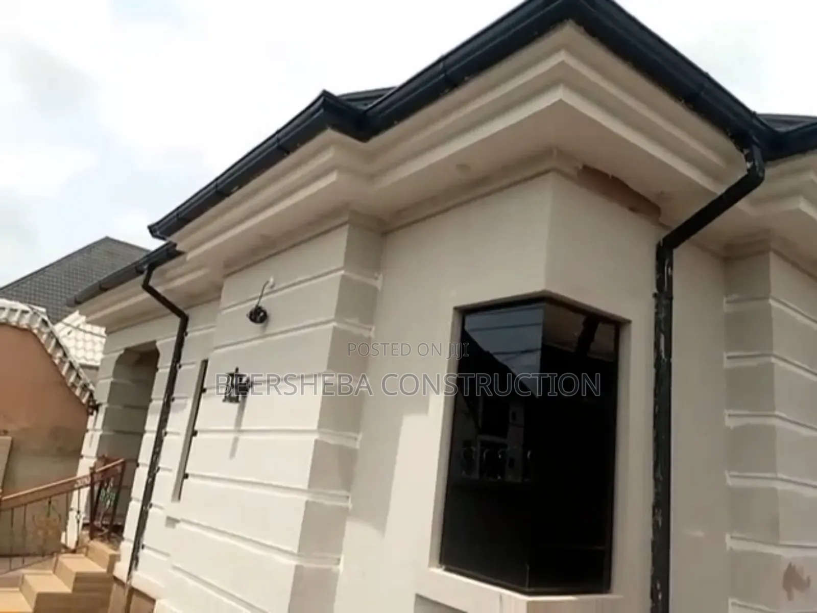 3bdrm Apartment in Ngozika Estate, Awka for sale in Awka