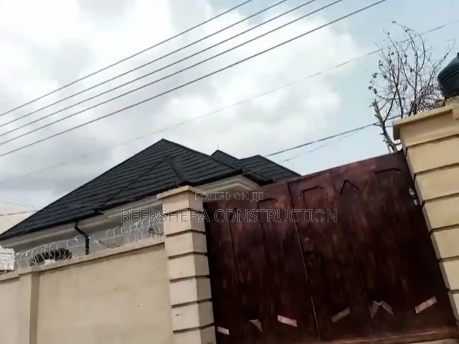 3bdrm Apartment in Ngozika Estate, Awka for sale in Awka