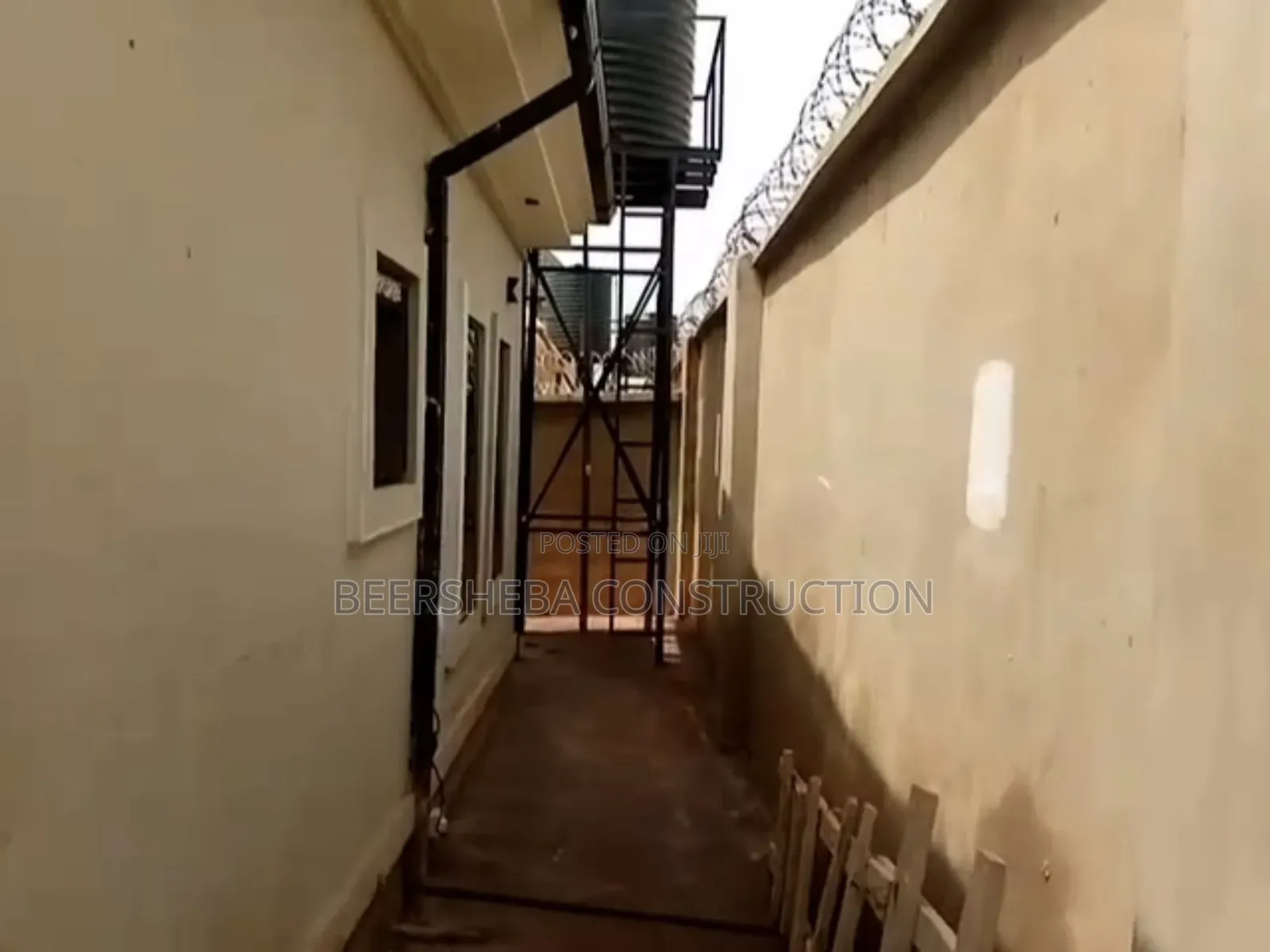 3bdrm Apartment in Ngozika Estate, Awka for sale in Awka