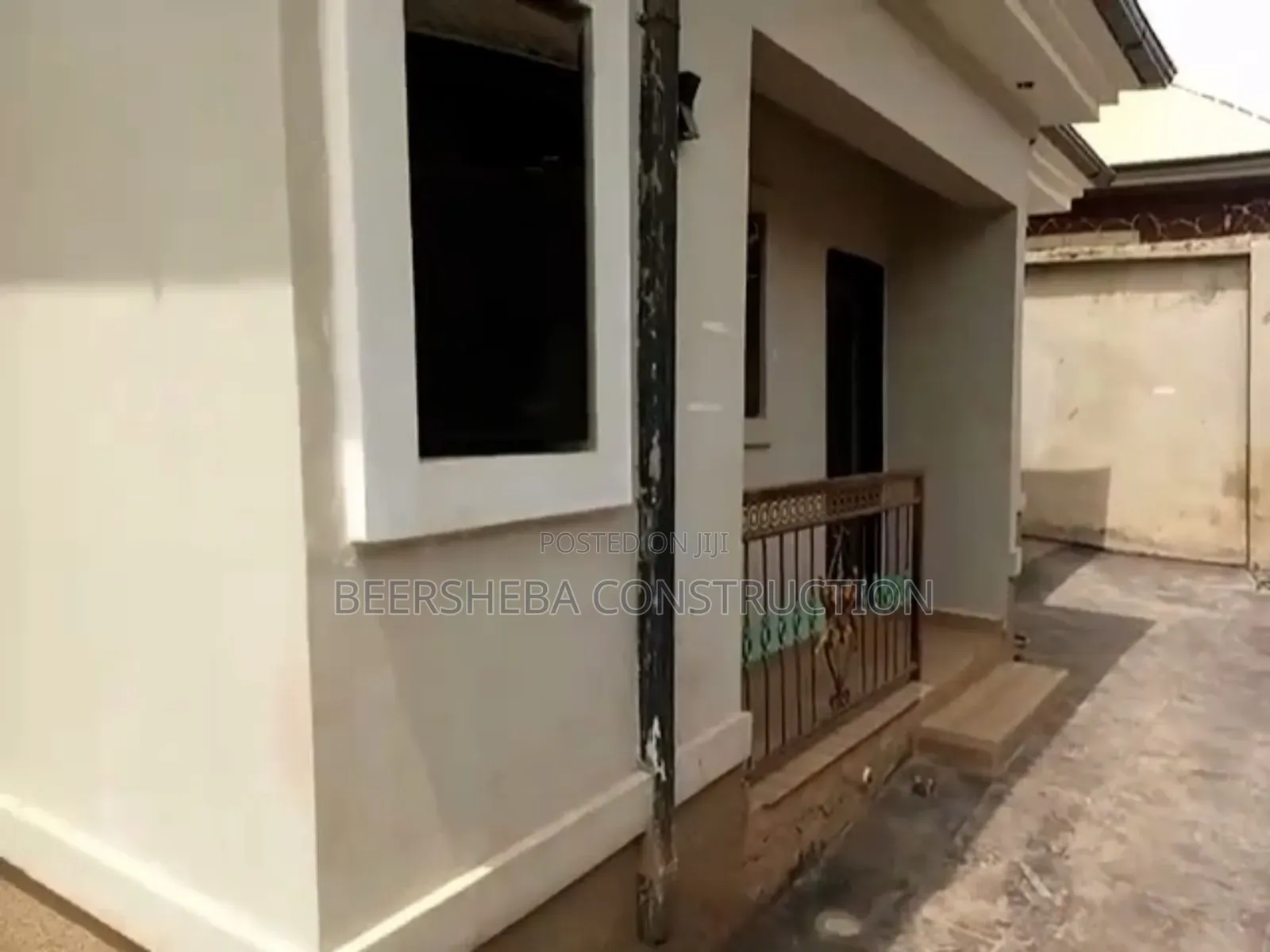 3bdrm Apartment in Ngozika Estate, Awka for sale in Awka