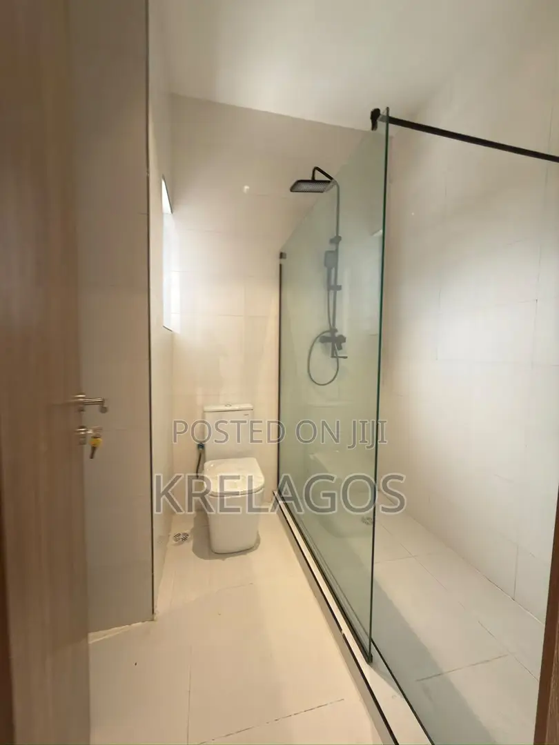 4bdrm Duplex in Ajiwe for sale in Ajiwe