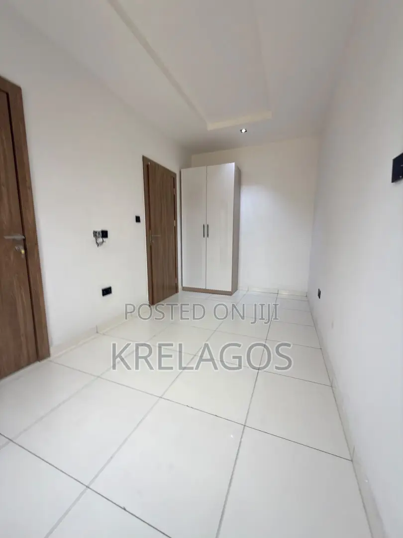 4bdrm Duplex in Ajiwe for sale in Ajiwe