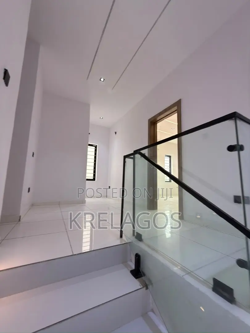 4bdrm Duplex in Ajiwe for sale in Ajiwe