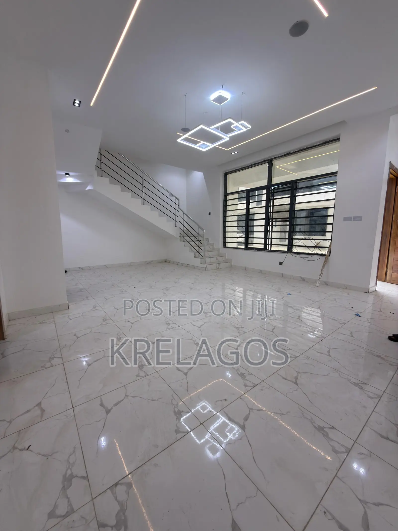 4bdrm Duplex in Ajiwe for sale in Ajiwe