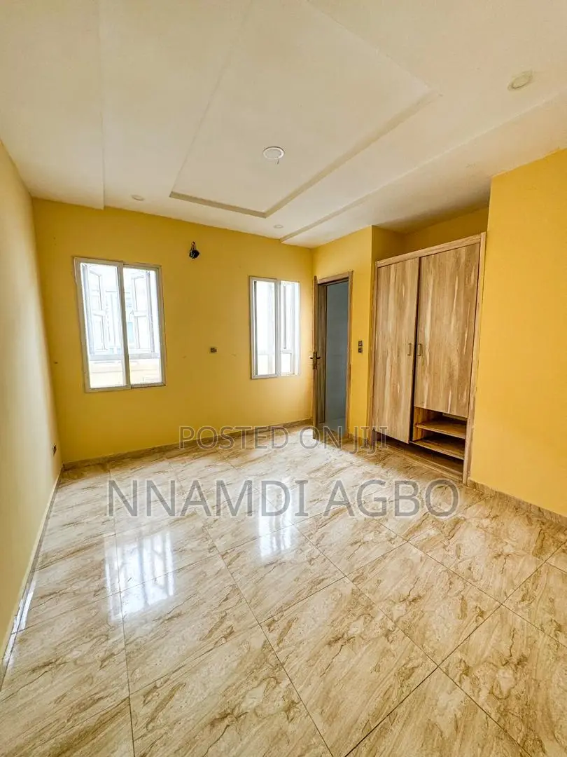 4bdrm Duplex in Chevron for rent in Chevron