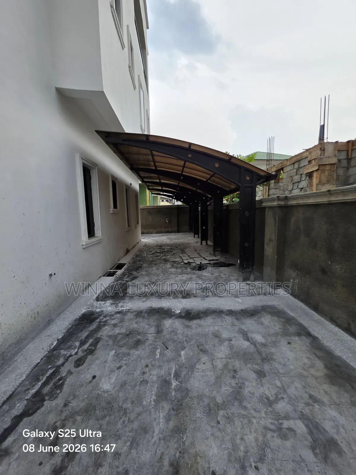 6bdrm Duplex in Nut Opposite River, Lugbe District for sale in Lugbe District