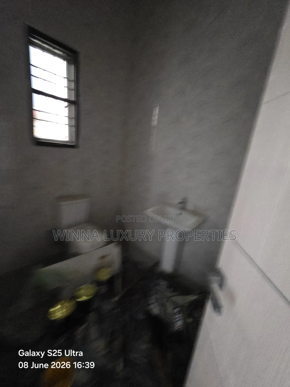 6bdrm Duplex in Nut Opposite River, Lugbe District for sale in Lugbe District