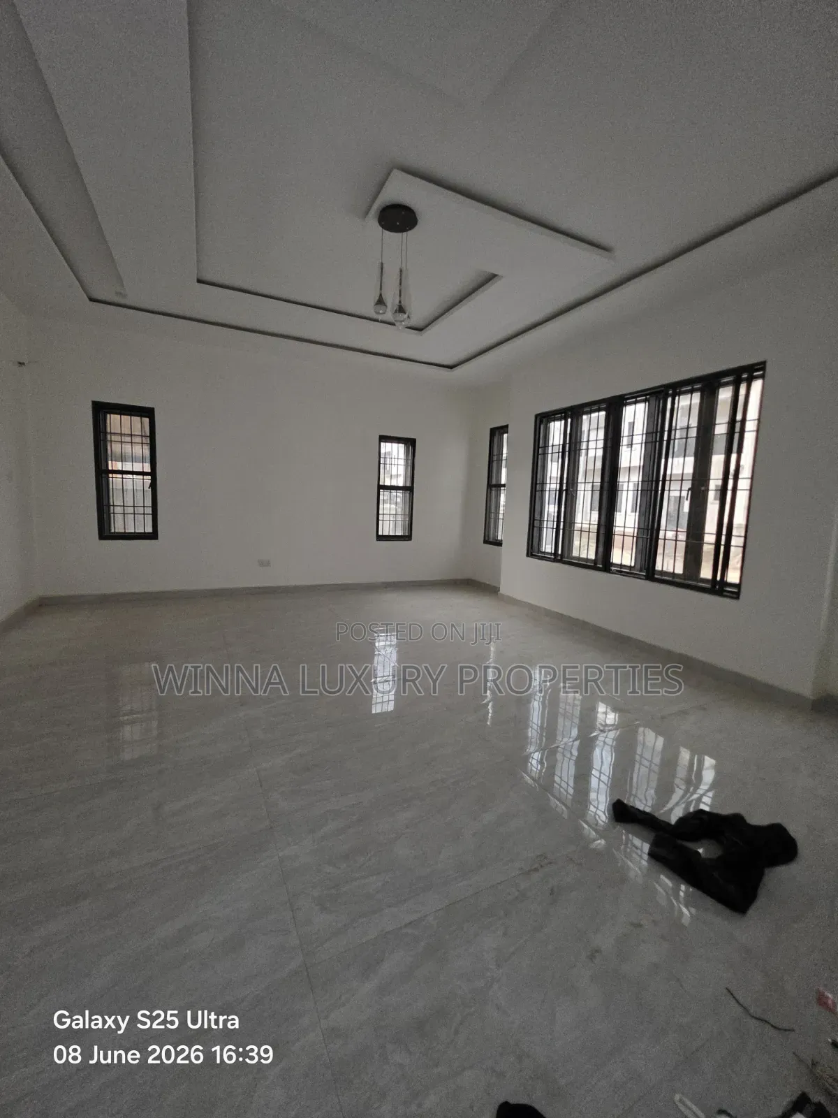 6bdrm Duplex in Nut Opposite River, Lugbe District for sale in Lugbe District