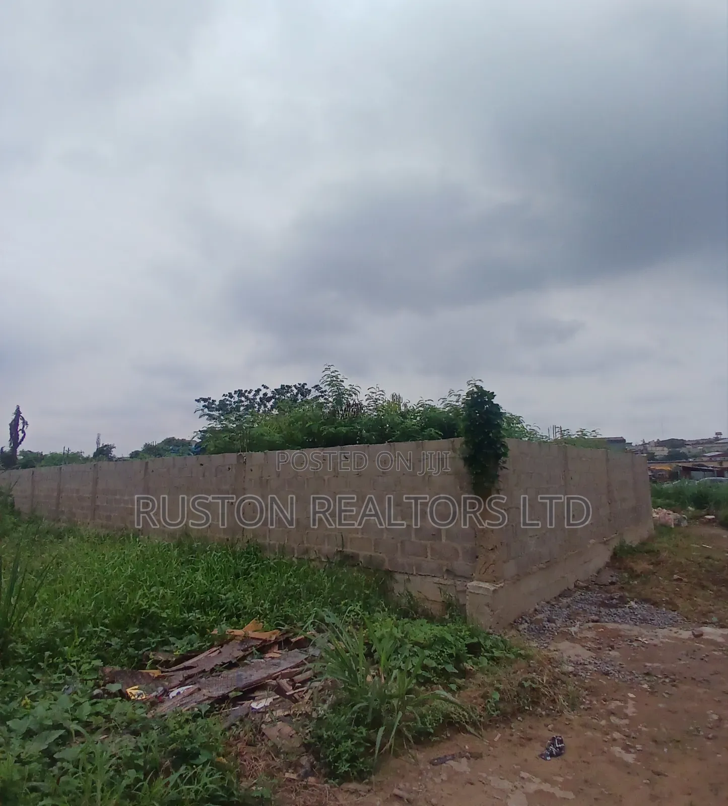 Land Measuring About 680sm in Opebi