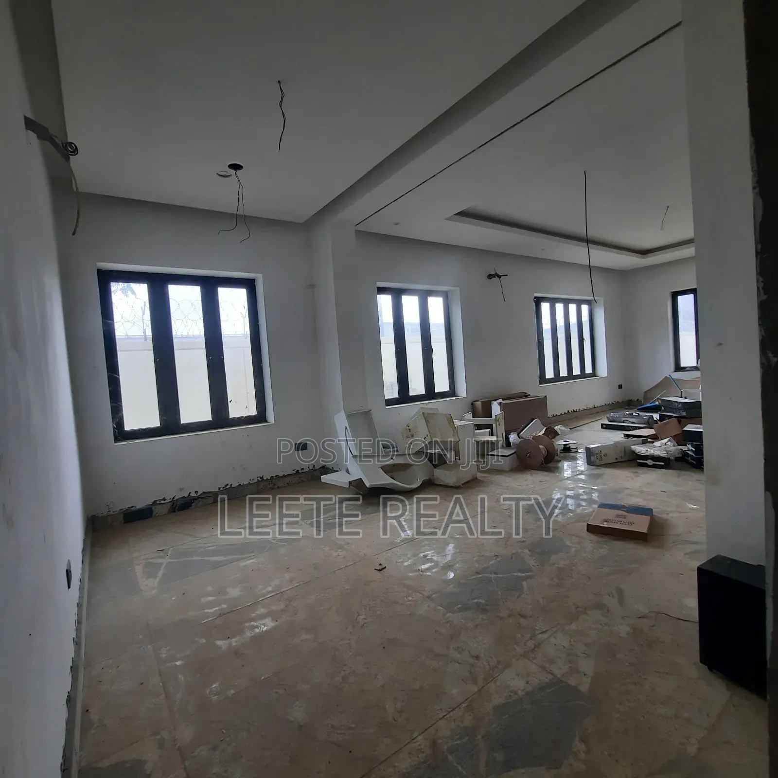 5bdrm Duplex in Jahi for sale in Jahi