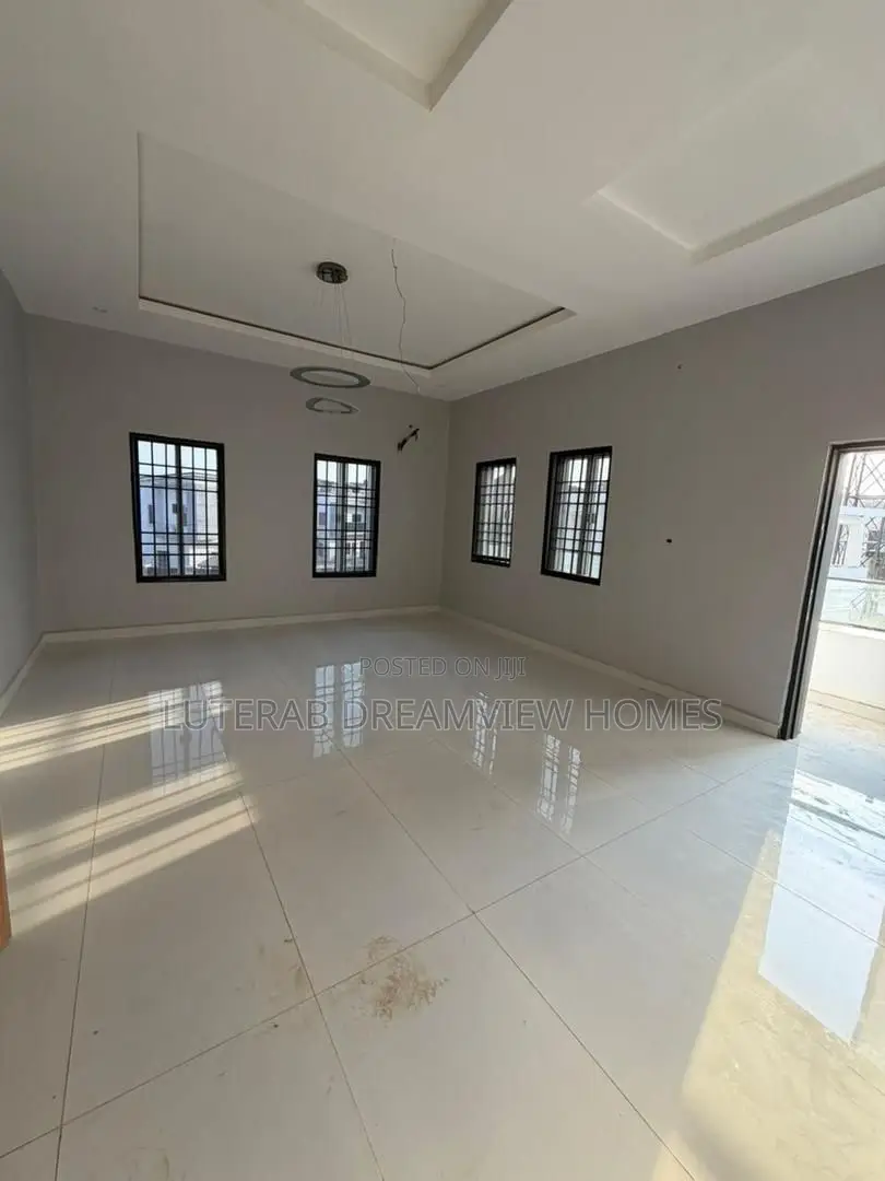 5bdrm Duplex in Jahi Katampe for sale in Jahi